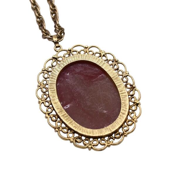 Vintage Cameo Pendant Necklace w Ornate Scalloped Frame 30" Chain - Hey Viv - Picture 3 of 5